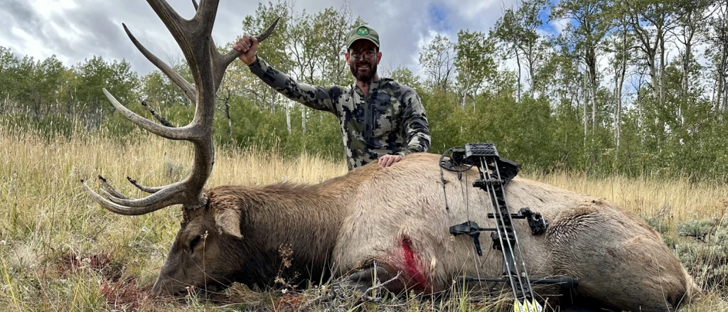 Elk-Hunting-with-Treestands-Tips-for-a-Successful-Hunt--1024x439